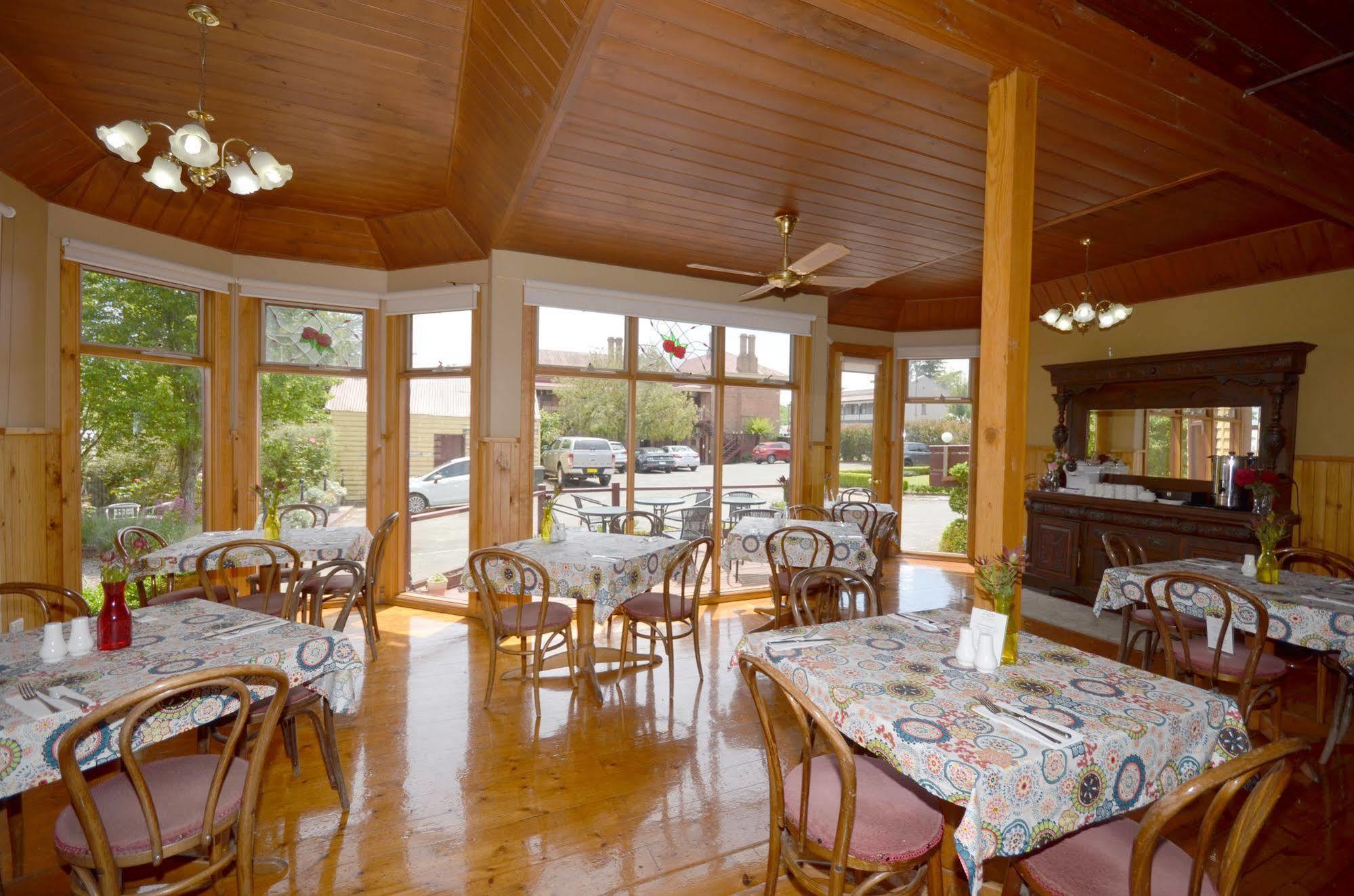 Central Springs Inn Дейлсфорд Экстерьер фото